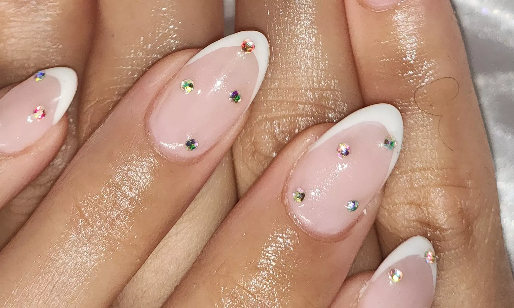 Up to 44% Off on Nail Salon - Manicure at QE beauty - Primary Image