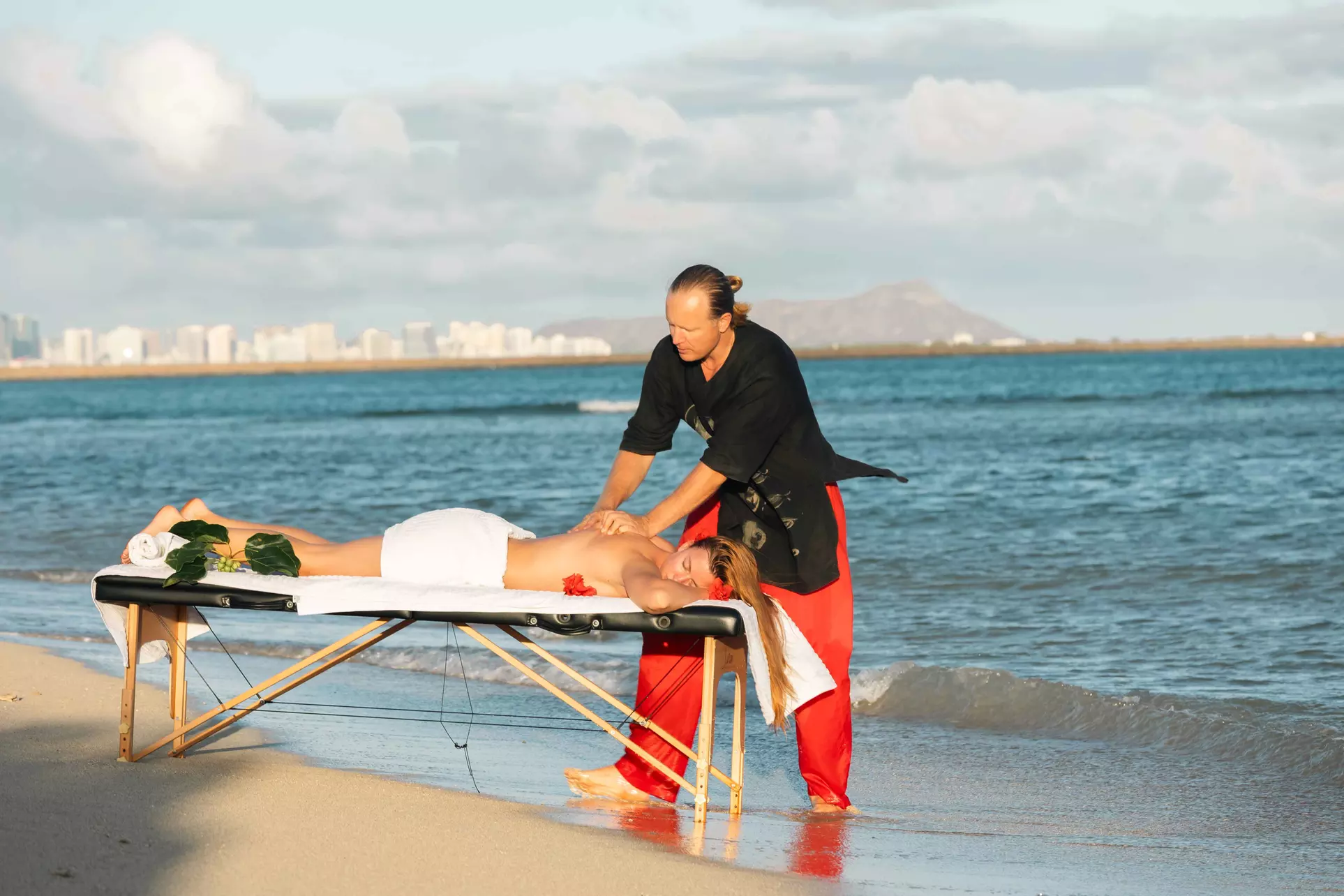 Up to 37% Off on Deep Tissue Massage at Honolulu therapy 4 you