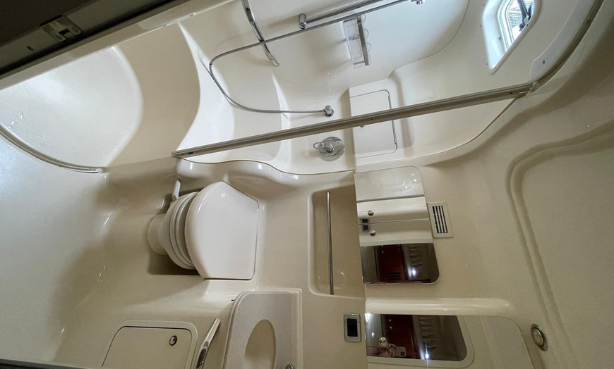 Image 7: Luxury Yacht Cruises & Boat Parties on Miami Waterways