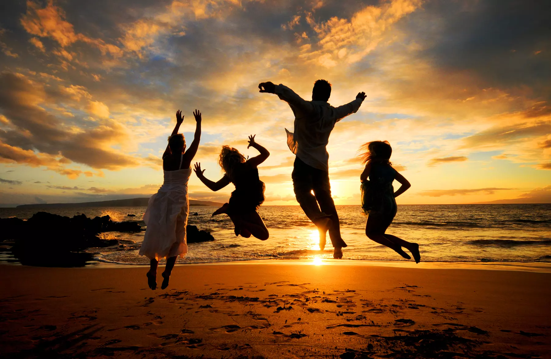 Capture Beautiful Beach Portraits with 60-Minute Sessions