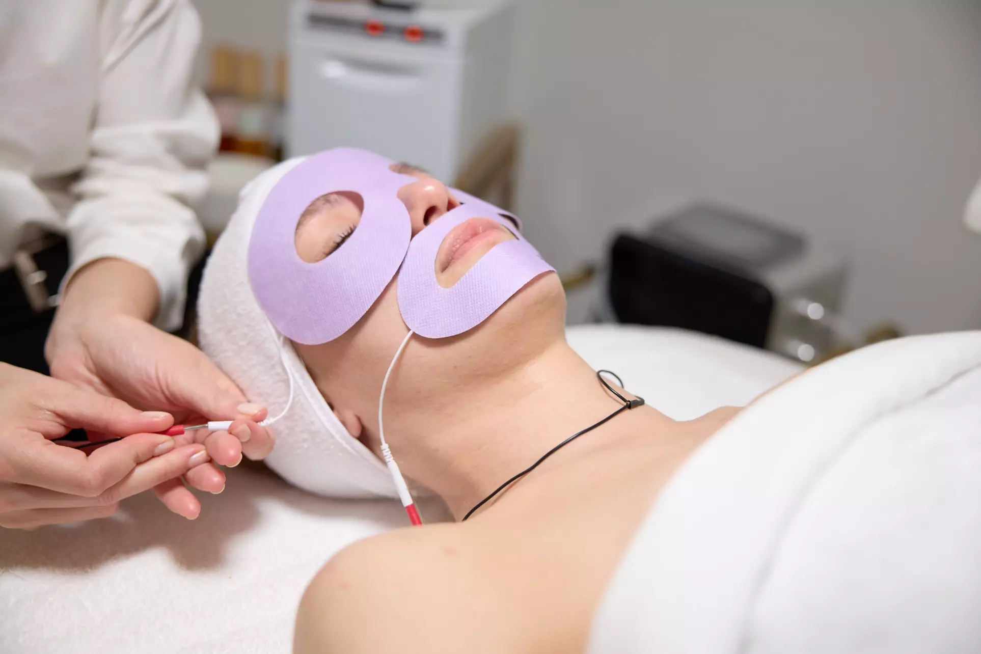 Revitalize Your Skin with a 60- or 90-Minute Facial Session