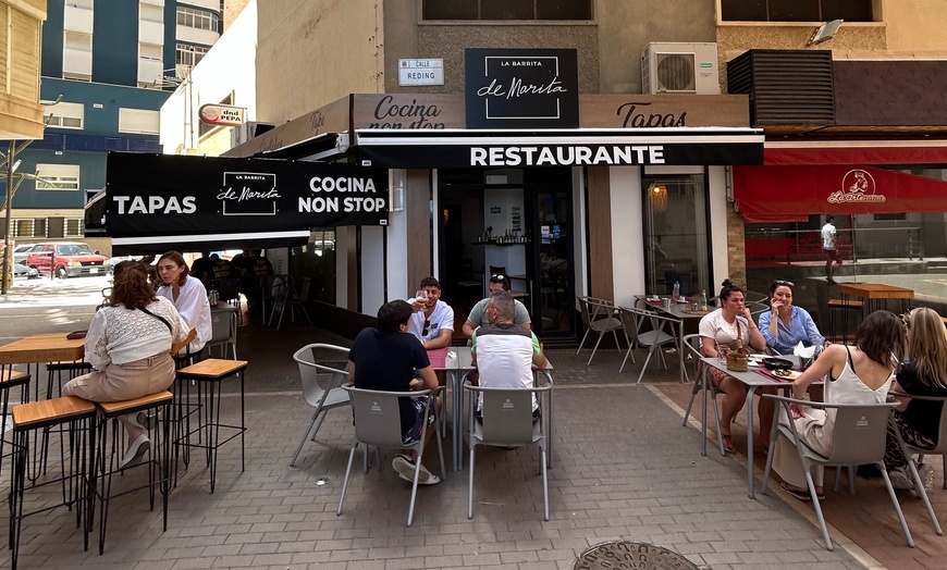 Image 2: Menú de paella para 2 o 4 personas en la playa de la Malagueta