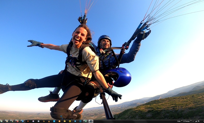 Image 6: Vuelo en parapente de 30 minutos con monitor experto para 1 persona