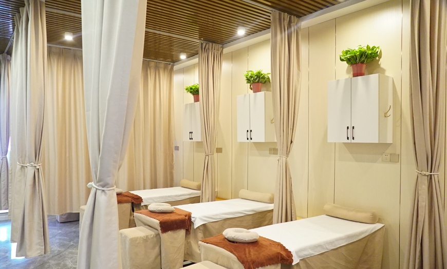 Image 6: Body & Foot Combo Massages with Optional Hot Stones for 1 or 2