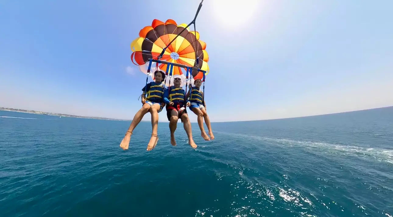 Share the Thrill: 800ft Parasail Flight! Smooth Take-offs and Landings