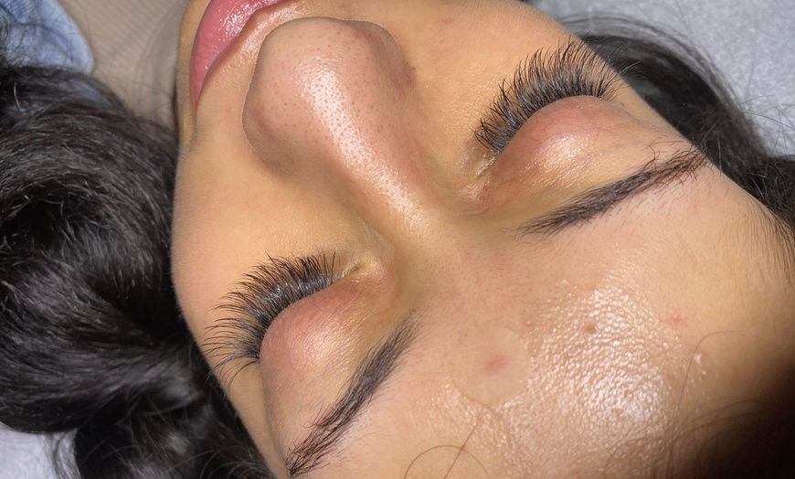 Image 4: Transform Your Lashes: Classic, Hybrid or Volume Eyelash Extensions 