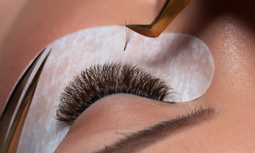 Image 1: Up to 55% Off on Eyelash Extensions at Miss Morpho