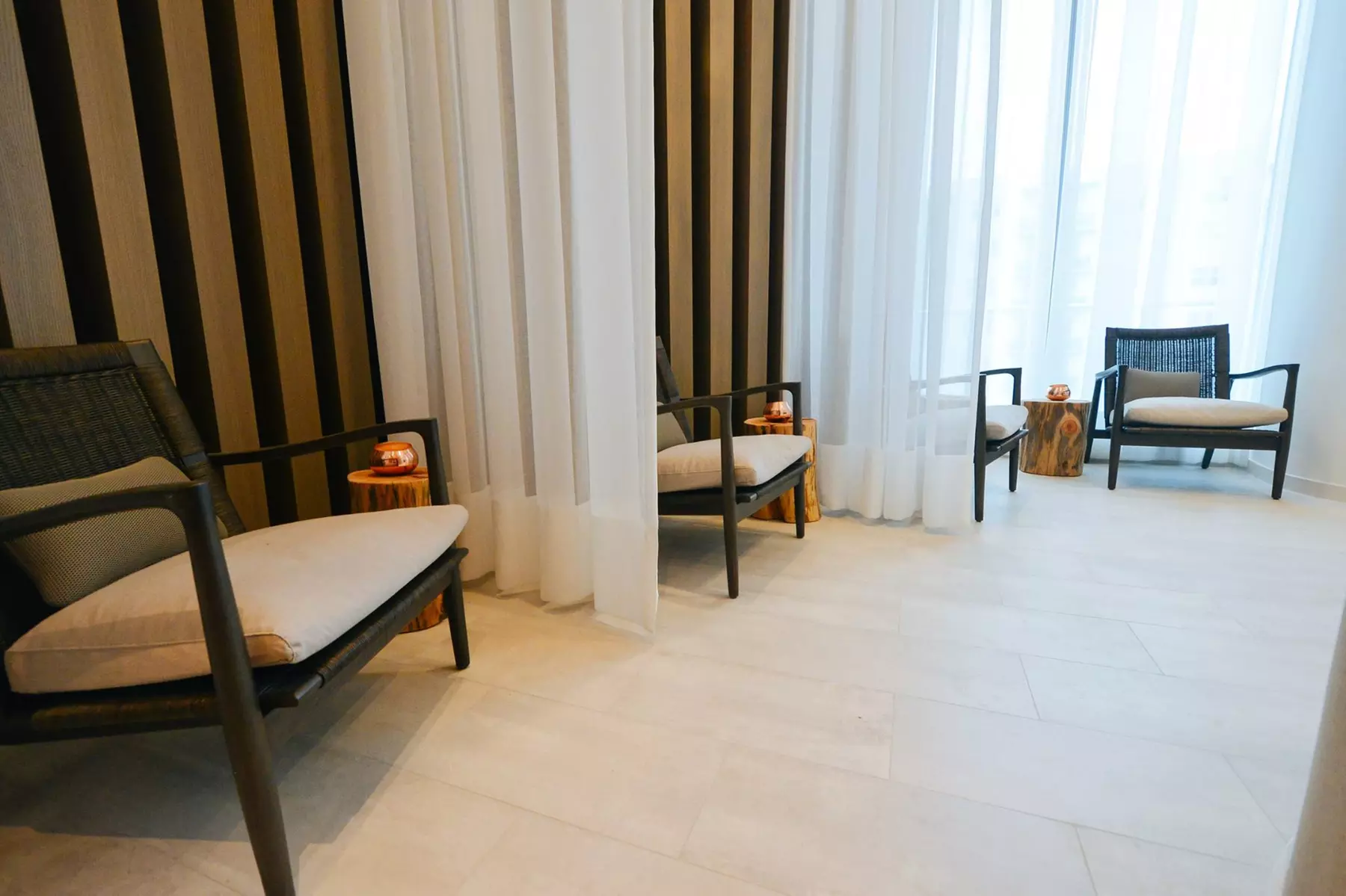 Indulge in Personalized Massages & Facials with Stunning Ocean Views!