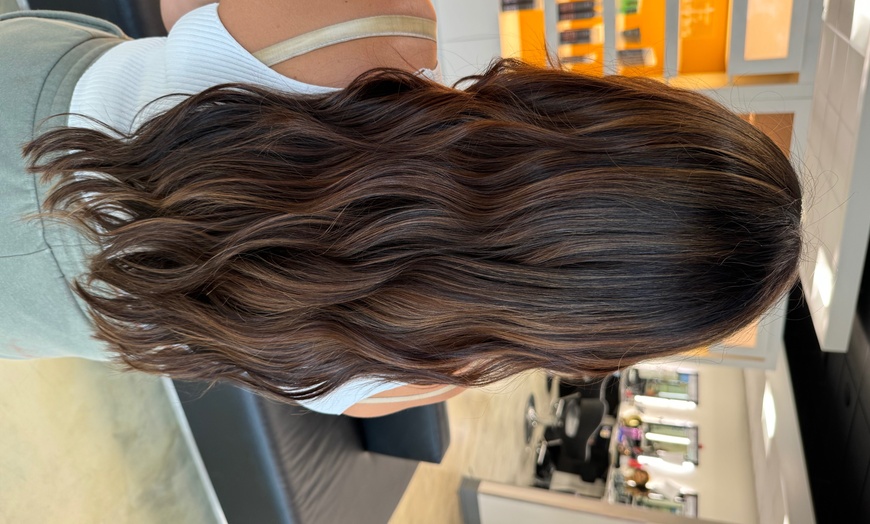Image 6: Up to 37% Off on Salon - Hair Color / Highlights - Roots at Srqblondingbabe