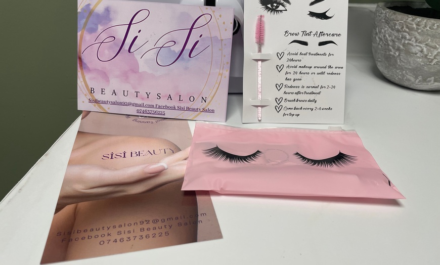 Image 5: Up to 50% Off on Eyelash Extensions at Sisi Beauty