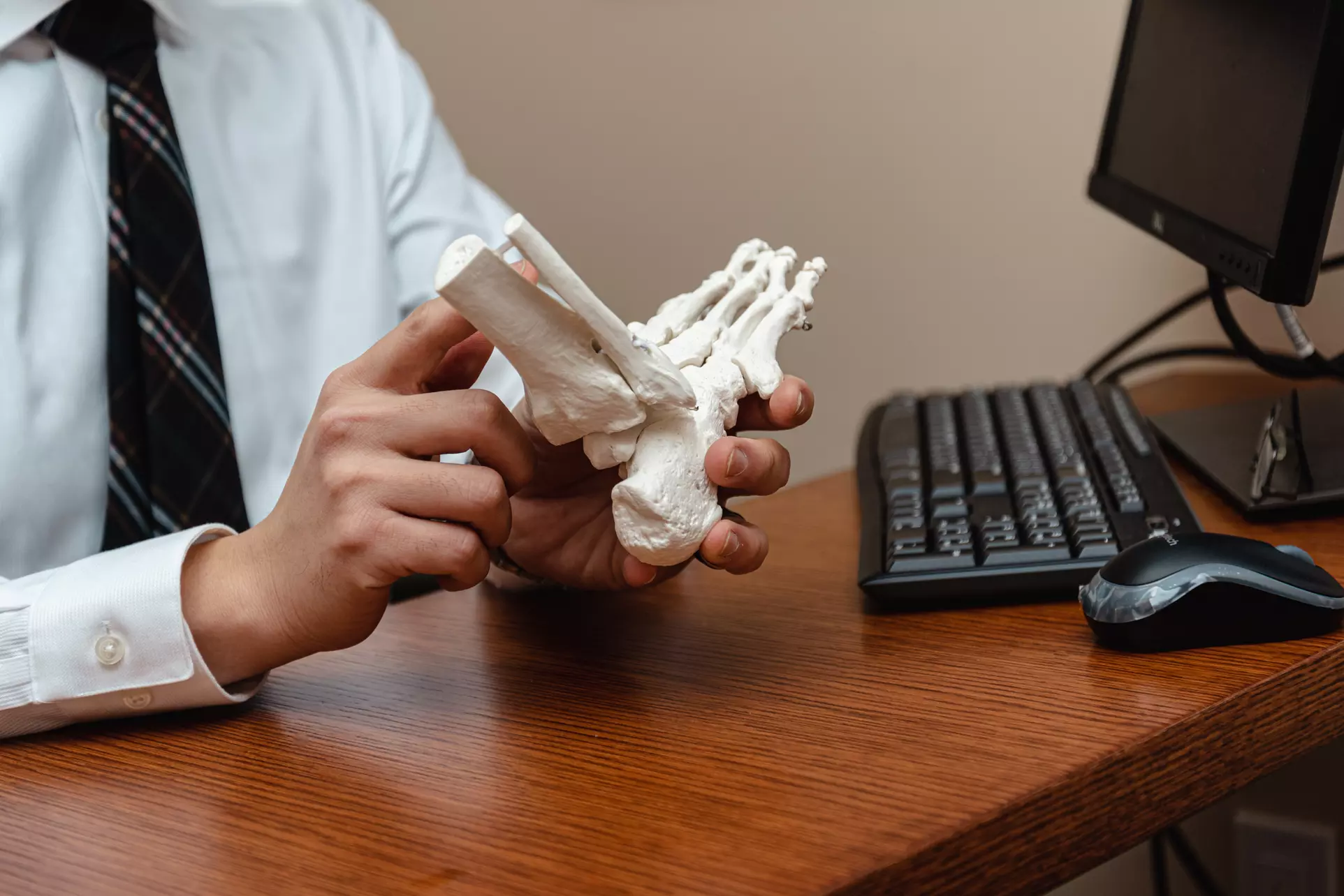 Electro Shockwave Therapy for Foot & Ankle Pain Relief