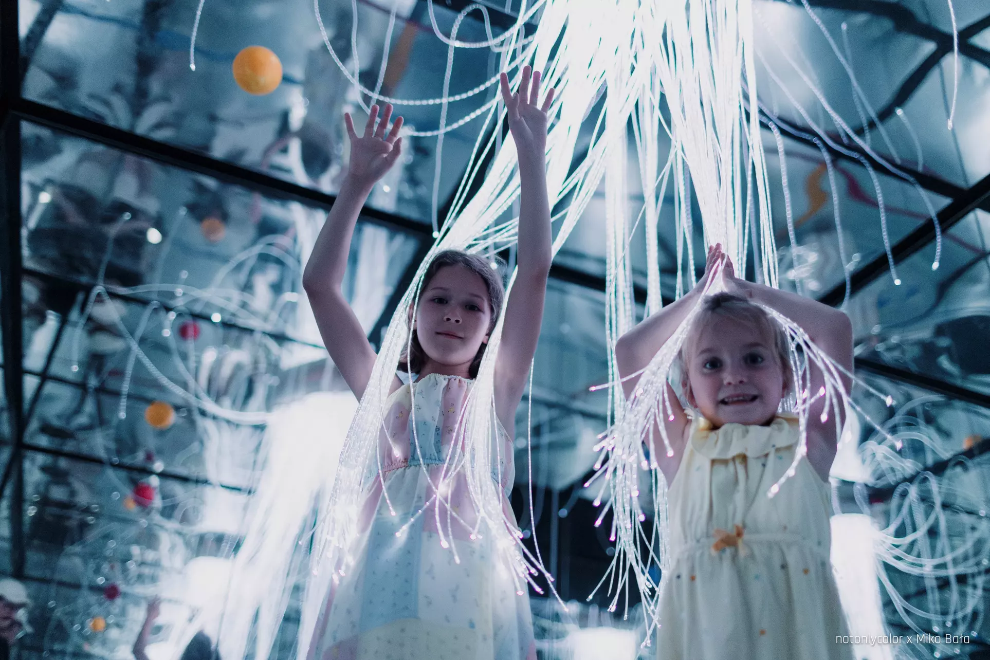 2 bilety wstępu do strefy „W stronę światła”