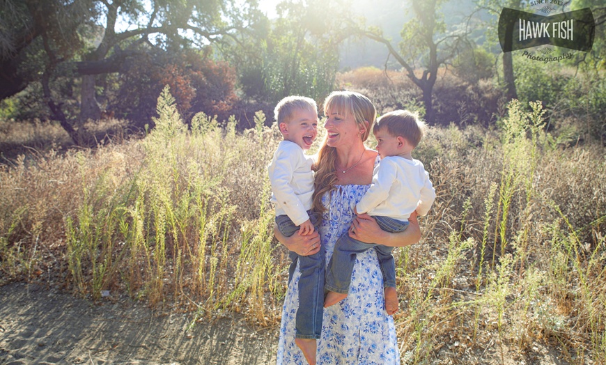 Image 9: Capture Beautiful Moments with a 30-minute Mini Outdoor Photo Shoot