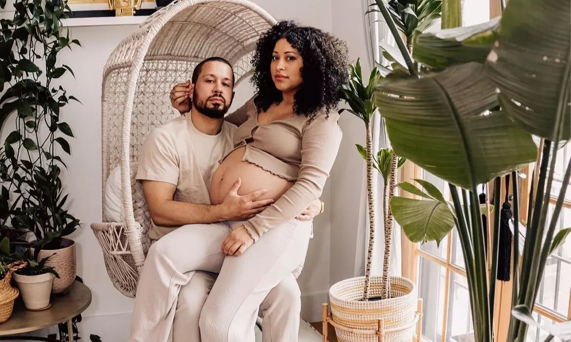 Capture Motherhood's Beauty with a Maternity Photo Shoot