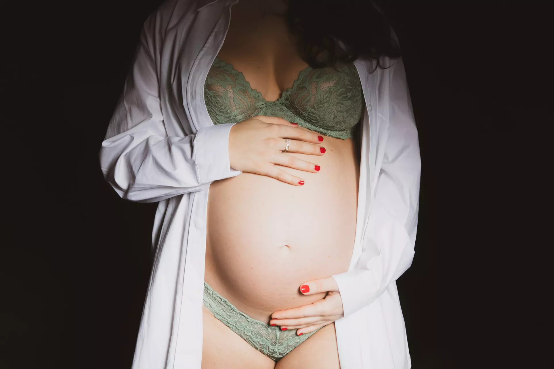 Newborn, Bump or Bump to Baby Photoshoot with 9x7 Framed Images