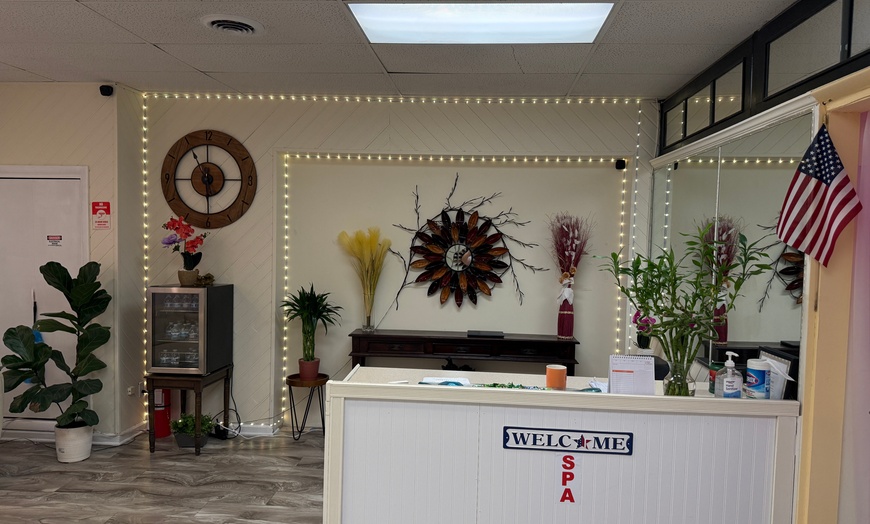 Image 3: 60 Min Massage, 90 Min Couples Massage + Facial & Massage 