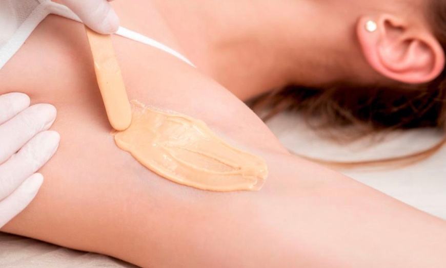Image 2: Up to 30% Off on Waxing at Lalash By Day