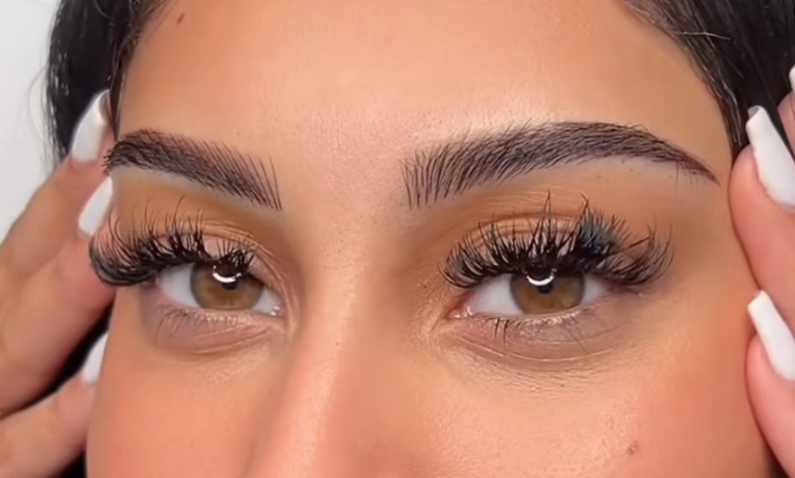 Image 3: Enhance your look with back facials, brow tinting, and microblading