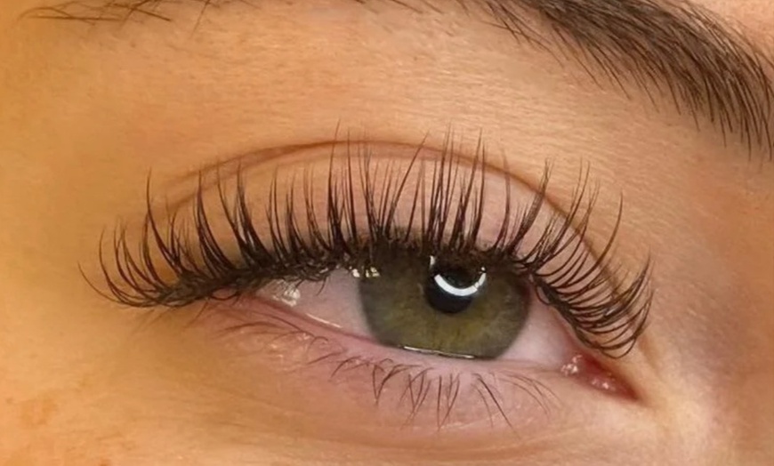 Image 4: Up to 36% Off on Eyelash Extensions at Lalash By Day