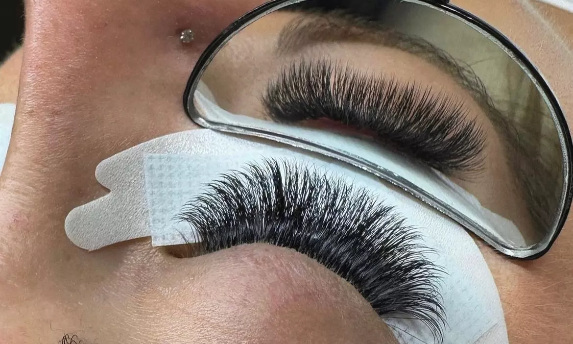 Up to 49% Off on Eyelash Extensions at the sandy lash bar - Second Medium