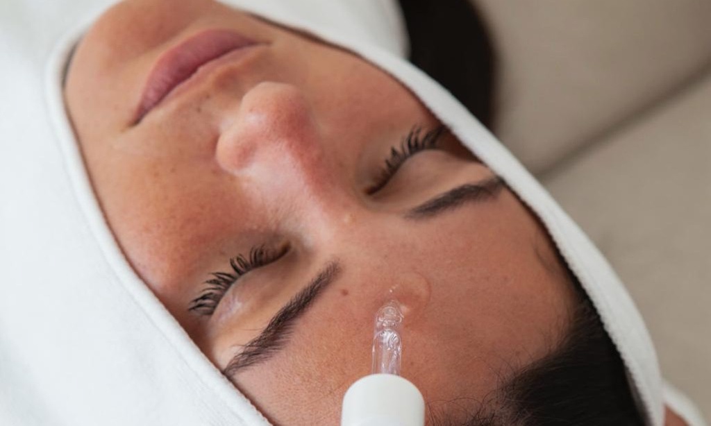Up to 45% Off on HydraFacial at Beauty Studio And Skin Therapy