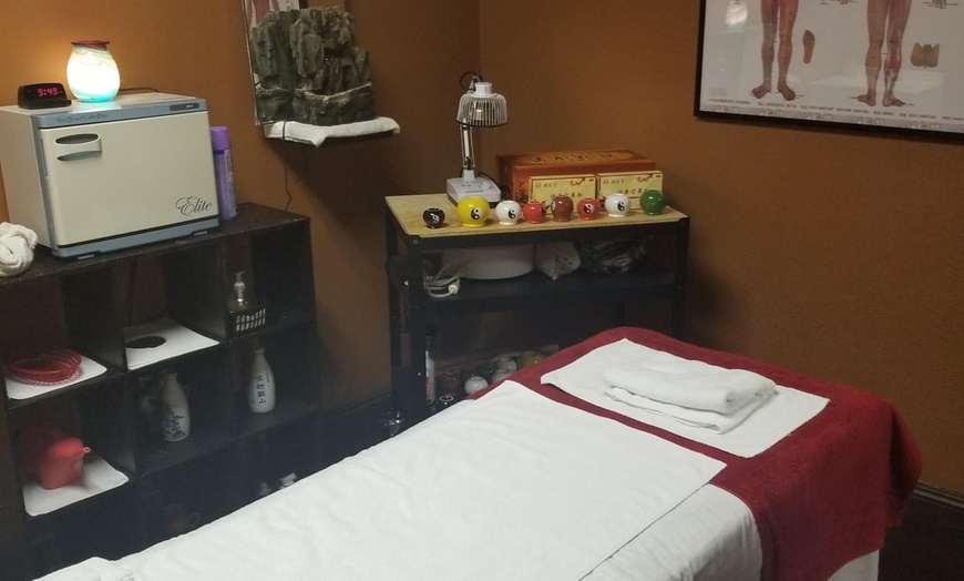 Image 3: 60min Massage w Hot Stones and Cupping or Couple's Massage