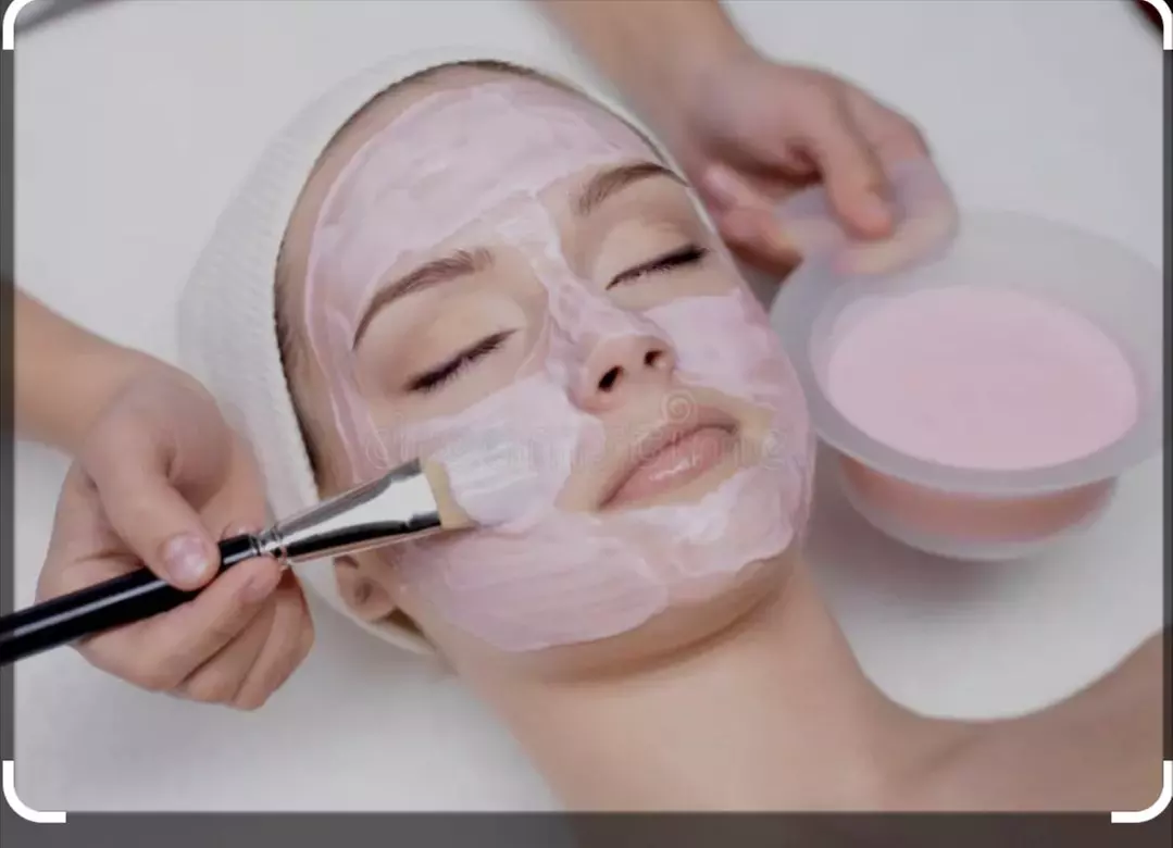 Unleash Your Confidence: Waxing Services!