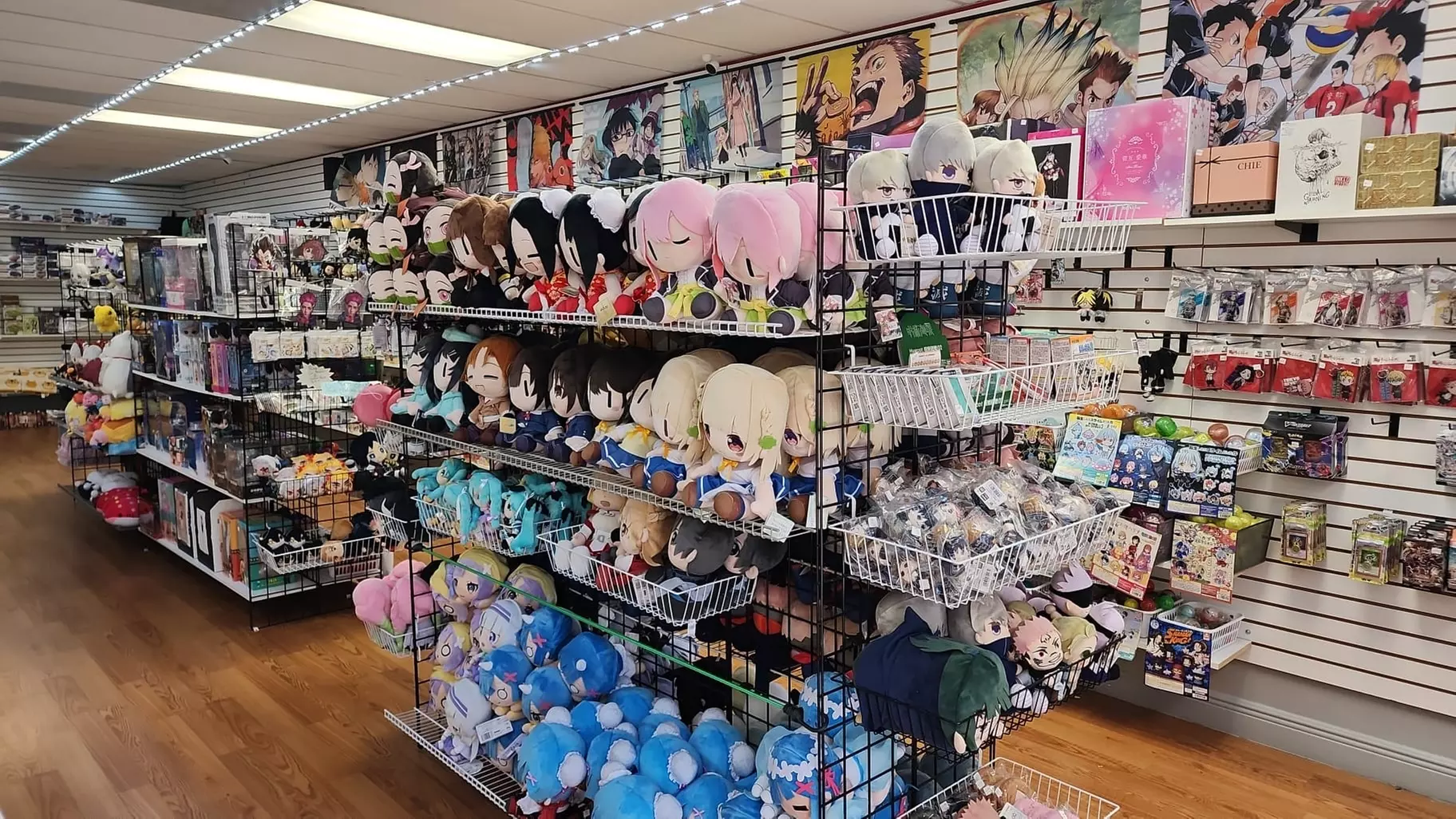Up to 20% Off on Comic Book (Retail) at Super Anime Store - Second Medium