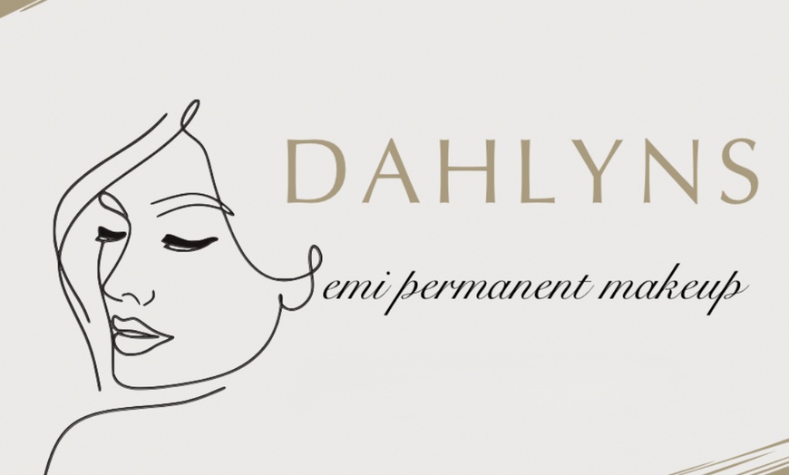 Image 7: Wake Up Flawless: Brows, Lips, Eyes & Scar Camouflage That Last