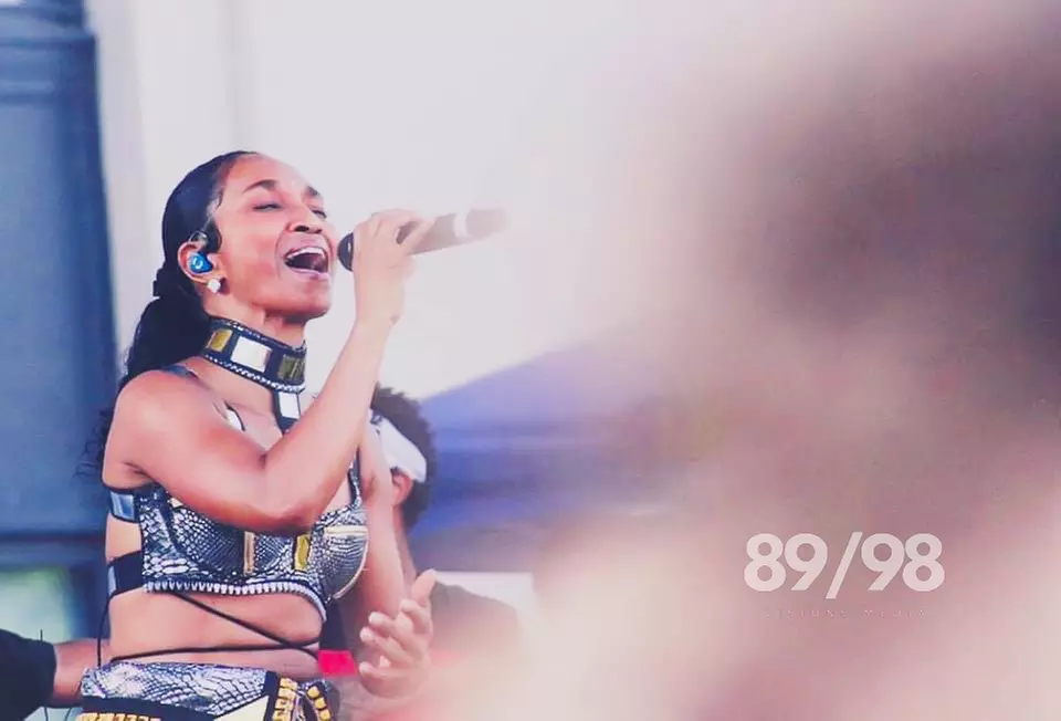 Get 30-or 60-Min Seasonal Photo Shoot (On-Location) w/ Digital Package