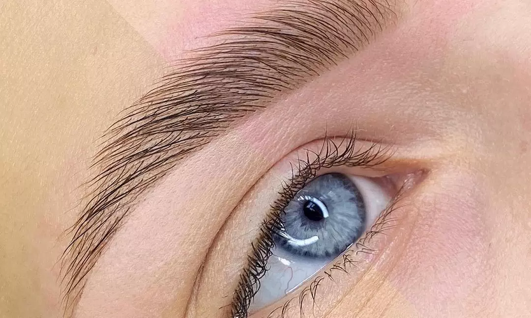 Up to 69% Off on Eyebrow Shaping at HiFoxy Beauty - Second Medium