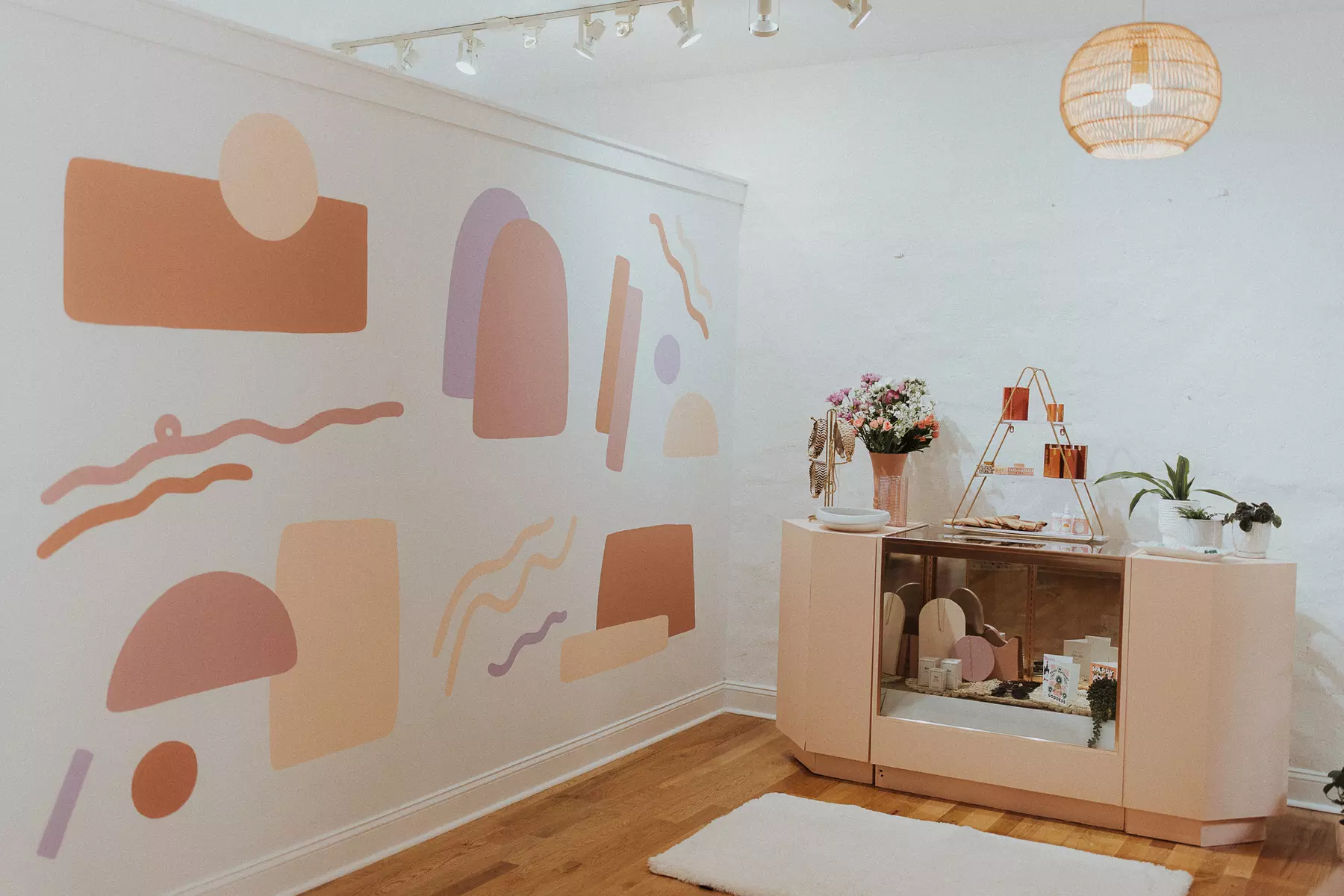 Brazilian Sugaring Session for Smooth, Long-Lasting Results!