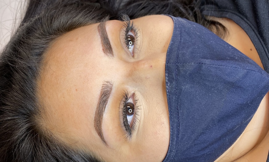 Image 2: Get Refreshed Look wth a Session of Ombre Powder Brows