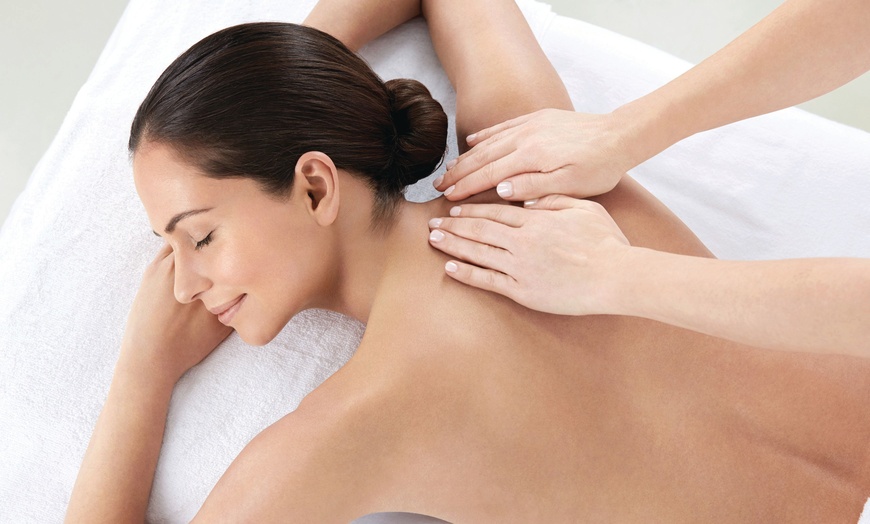 Image 2: Up to 41% Off on In Spa Pampering Package at Mana Spa