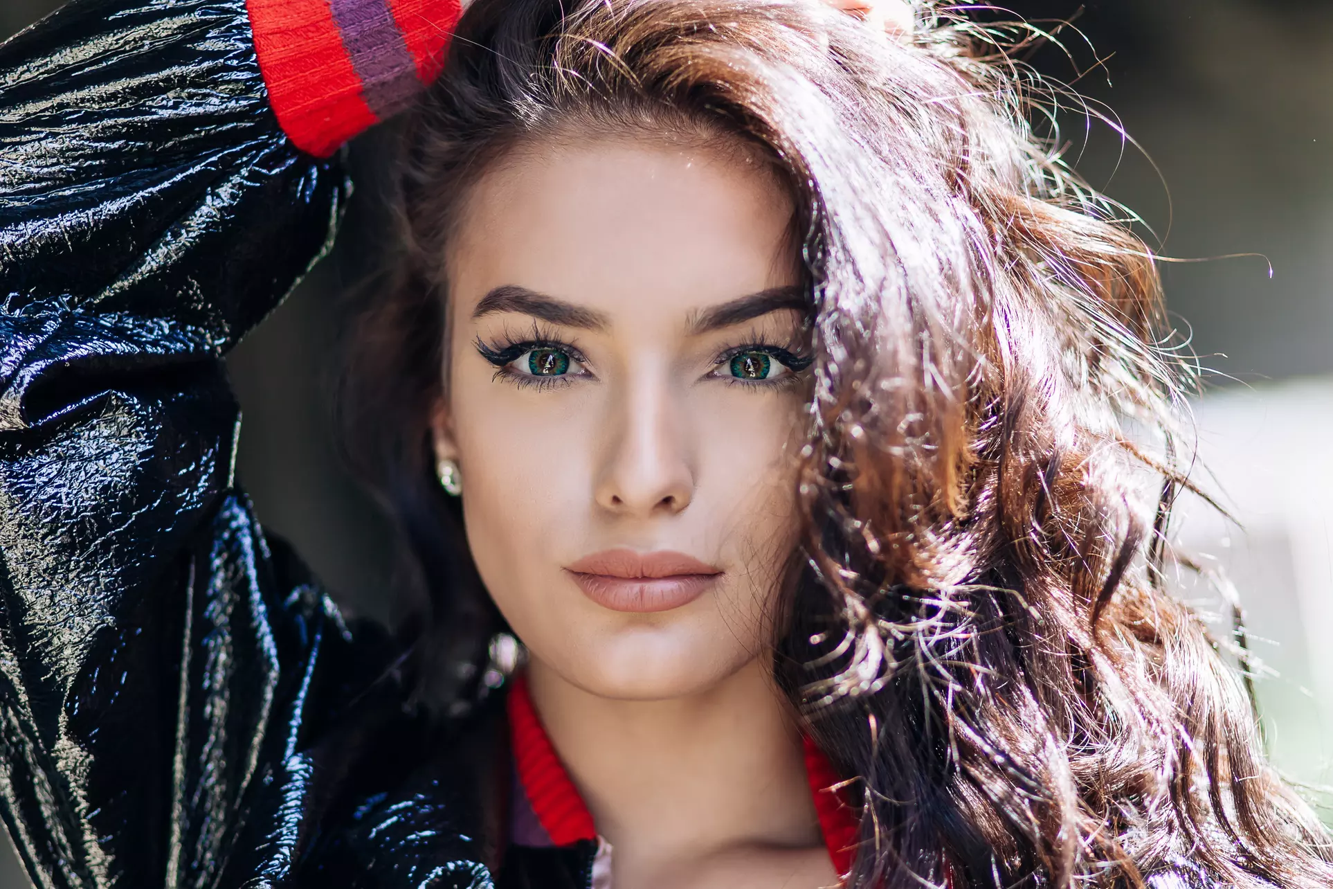 Experience microblading artistry at InfiniTee Brows with one or two treatments, achieving up to 50% off stunning brow transformations - Second Medium