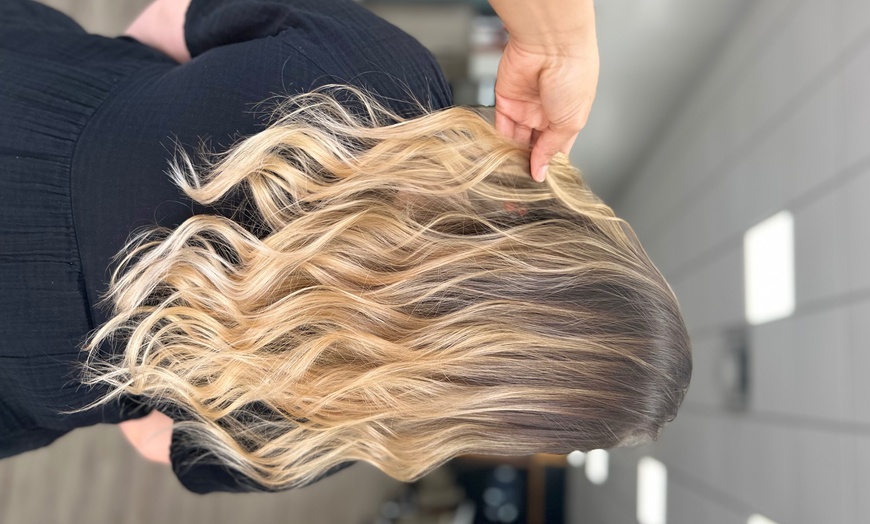 Image 1: Single-Process Color, Full Highlights, Balayage, Mask, Haircut, Style