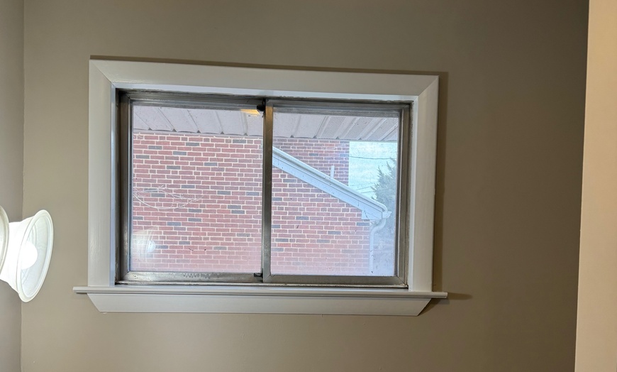 Image 4: Quick and Reliable with 2 or 4 Hours of Standard Handyman Services