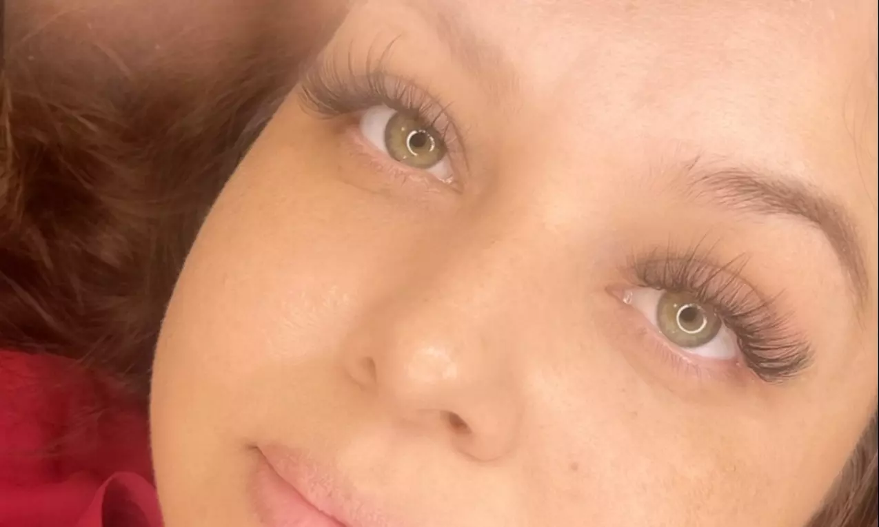 Up to 55% Off on False Eyelash Application at PrettyBiddyBeauty