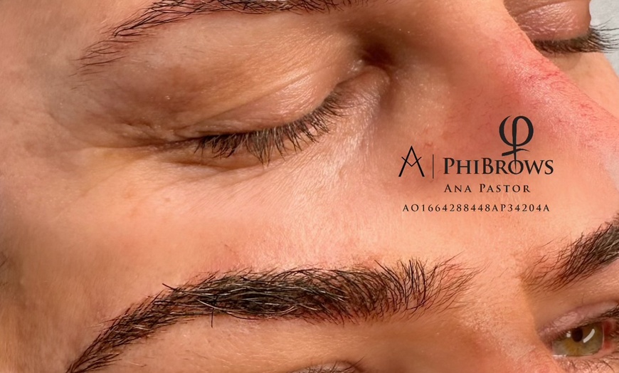 Image 2: Definierte Augenbrauen: Microblading inkl. Nachbehandlung für 1 Person