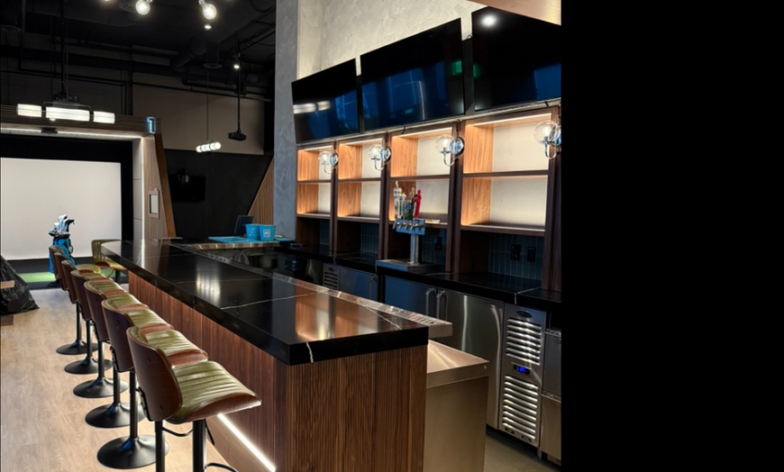 Image 9: Indoor Golf Simulator & Social Lounge – Miami