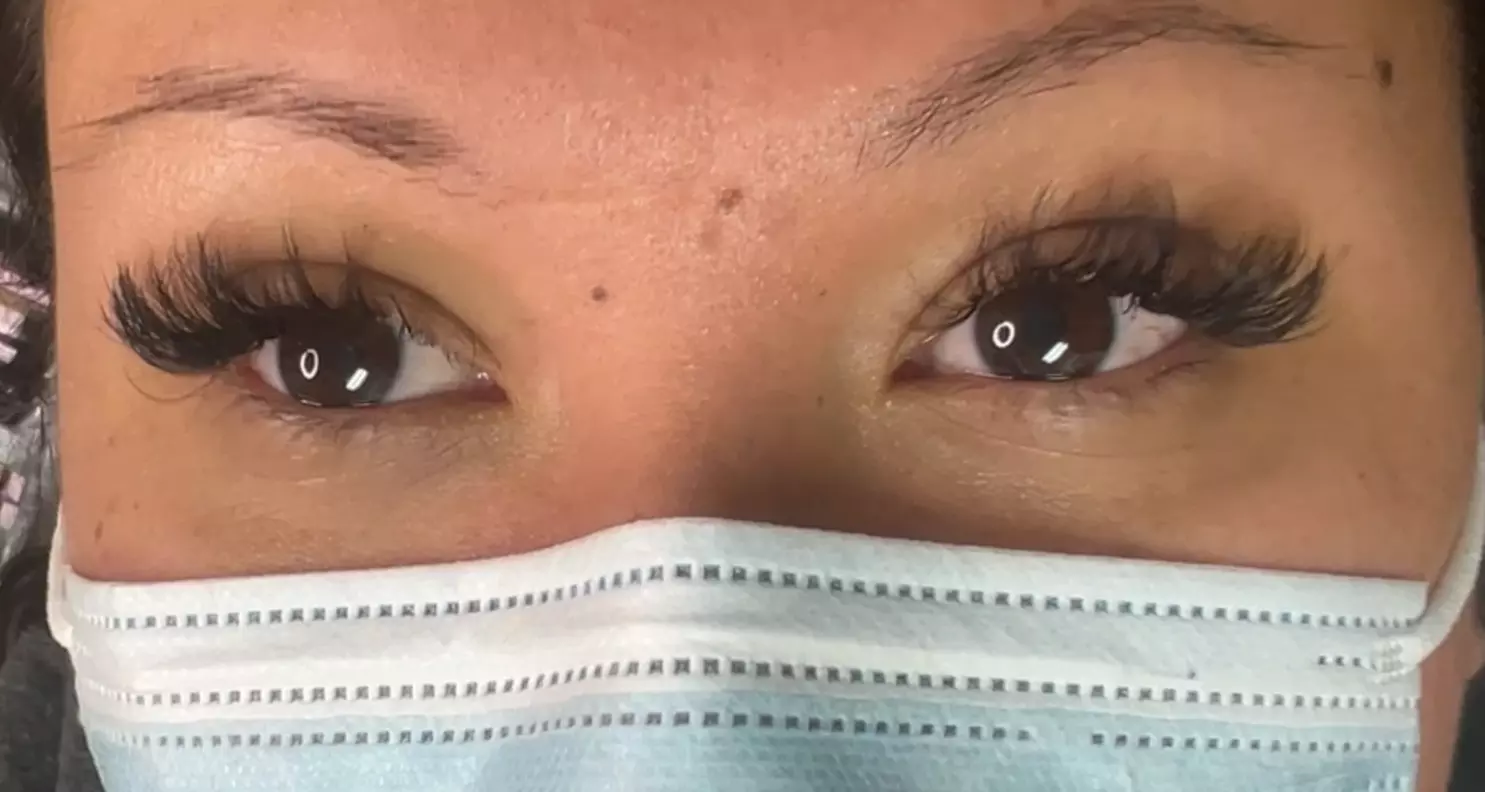 Up to 42% Off on Eyelash Extensions at LPBeauty_andbody - Second Medium