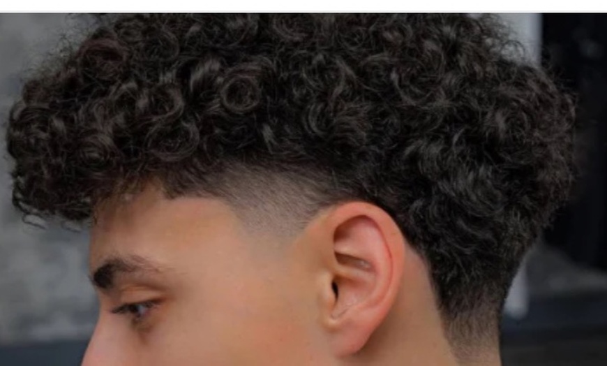Image 2: Men's Haircuts & Styles: Choose 1, 2, or 3 Expert Grooming Sessions