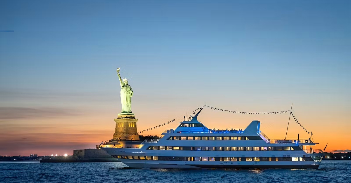 WEEKEND SUNSET CRUISE NEW YORK CITY