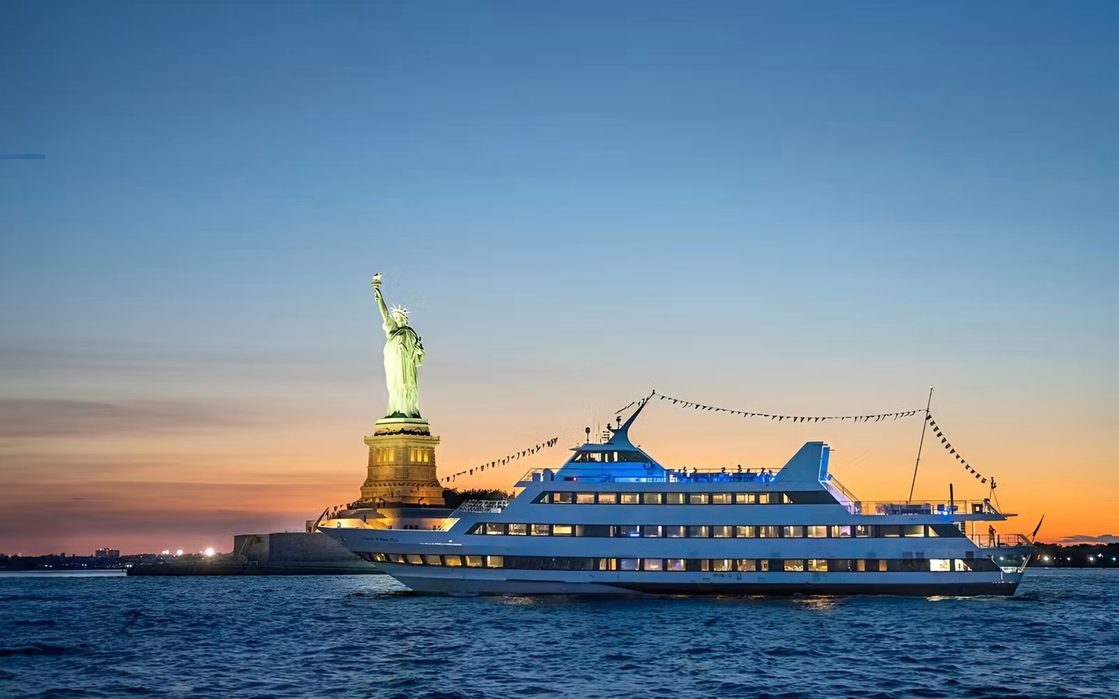 WEEKEND SUNSET CRUISE NEW YORK CITY  