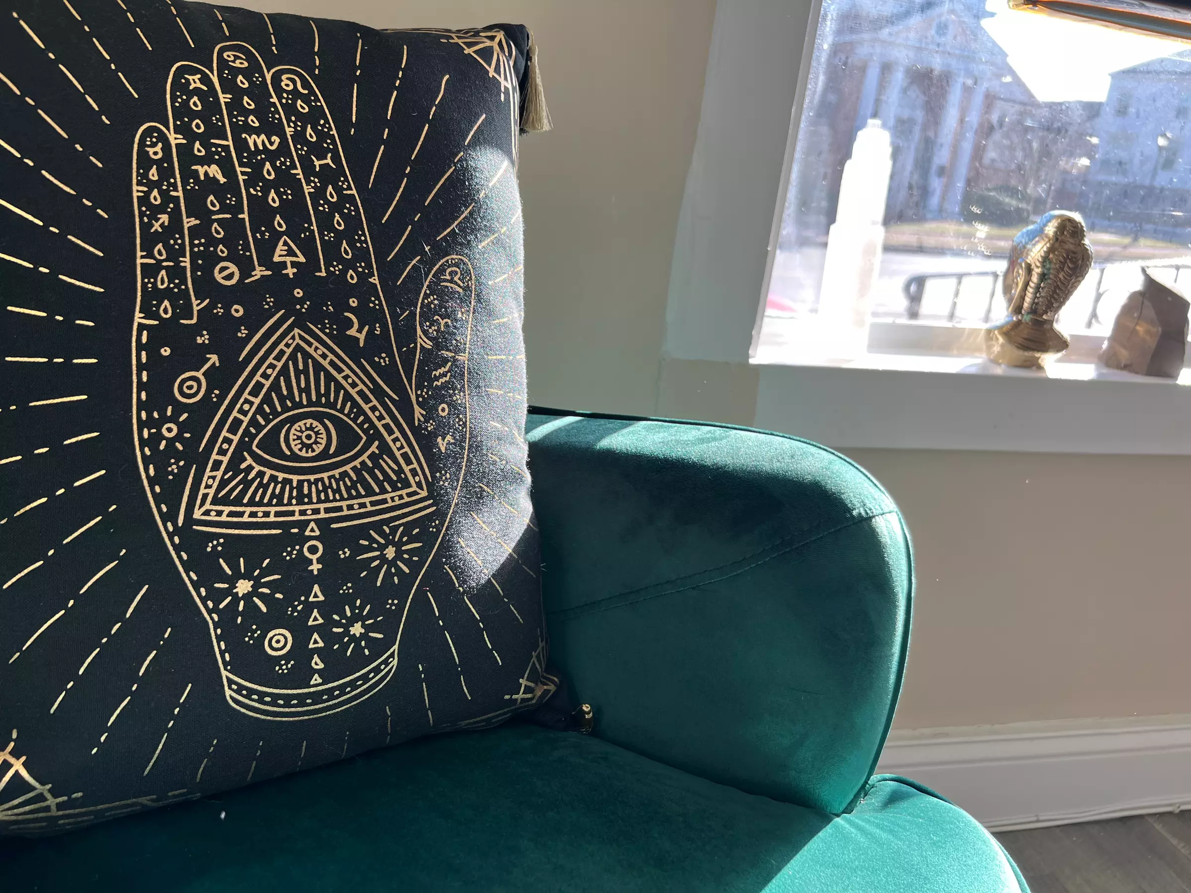 Explore Your Life with Full Life and Tarot Card Readings