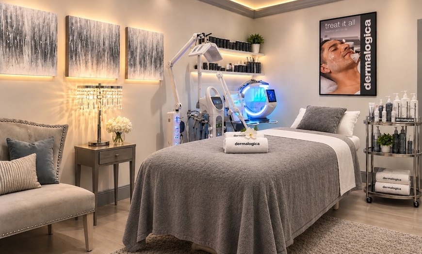 Image 2: Up to 40% Off on Men's Facial at ISARAT THAI MASSAGE & MEN SPA