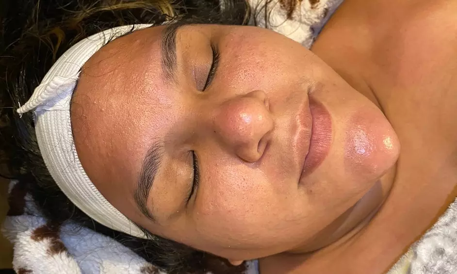 Experience Fixmyeyezonyou's beauty package with a bacial and facial including massage up to 30% off - Second Medium