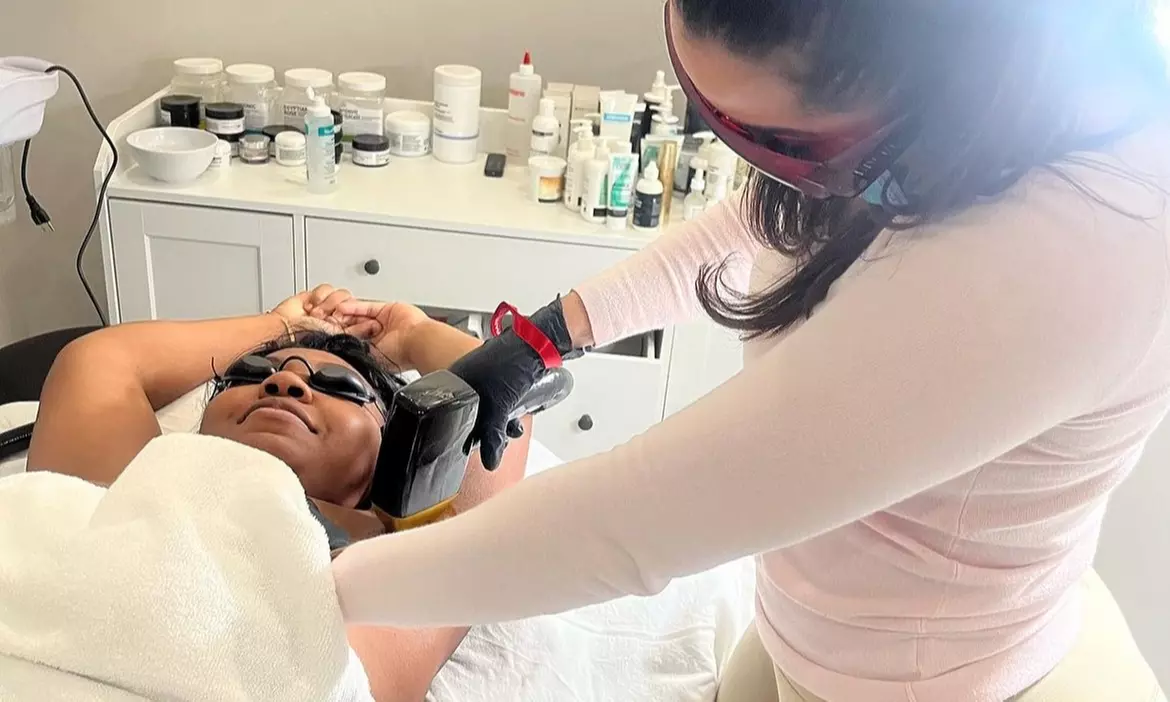 Up to 30% Off on 1 Full Body Laser Removal Session (Trial) at Luxoura Beauty Bar - Primary Image