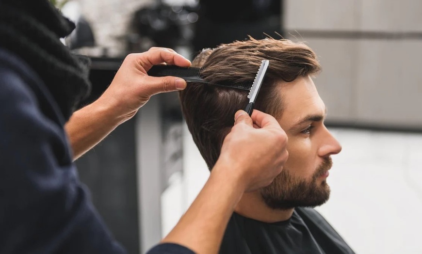 Image 1: Men's Grooming Package at Wajh Al Qamar Gents Saloon