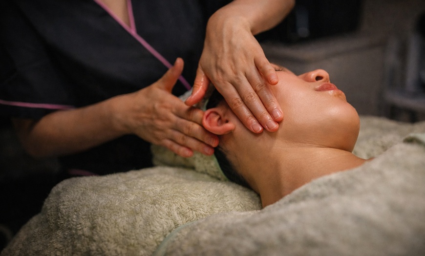 Image 7: Gua Sha Facial, Aromatherapy, Hot Stone & Scalp Treatments 